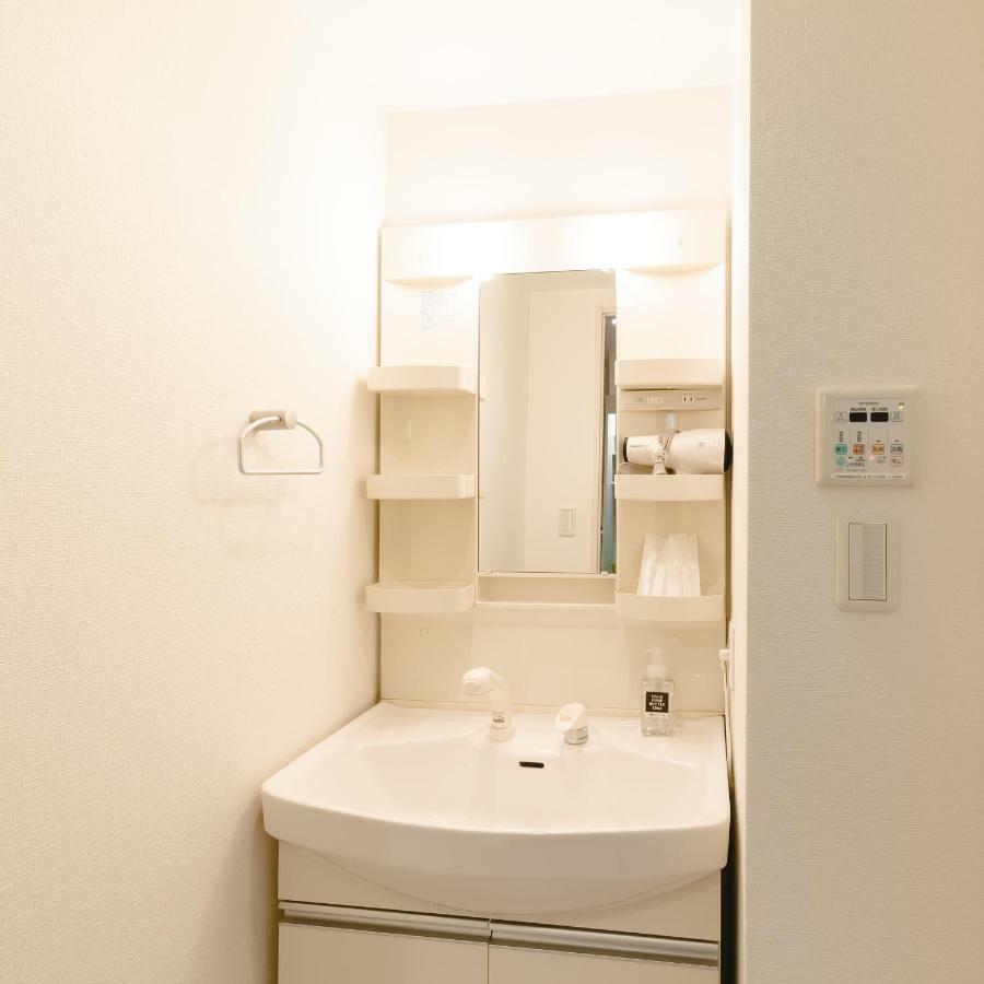 Leclair Awaza Residence Osaka Bagian luar foto